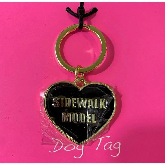 Betsey Johnson The Pet Set Crossbody Bag, Dog Collar Tag & Keychain Pouch - Picture 4 of 7